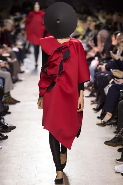 Look 29